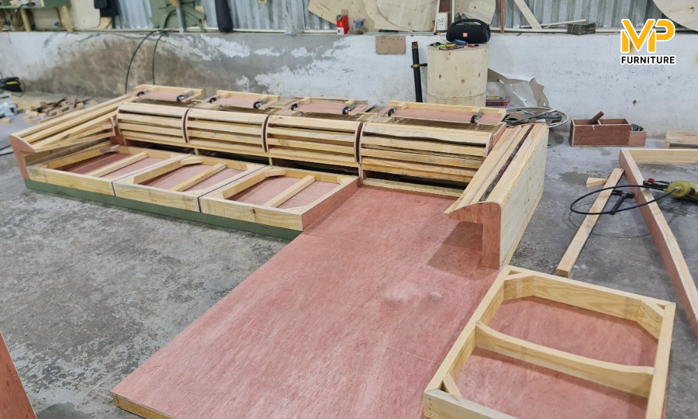 Sofa Minh Phú chuyên sản xuất sofa khung gỗ tự nhiên