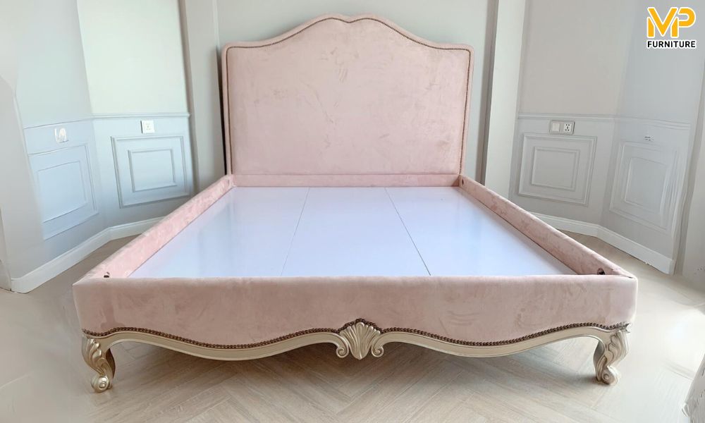Giường ngủ tân cổ điển màu hồng 