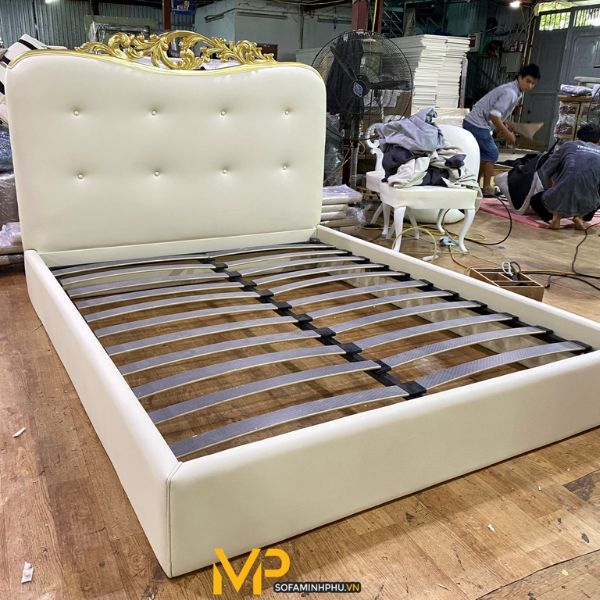 Sản xuất giường gỗ sang trọng