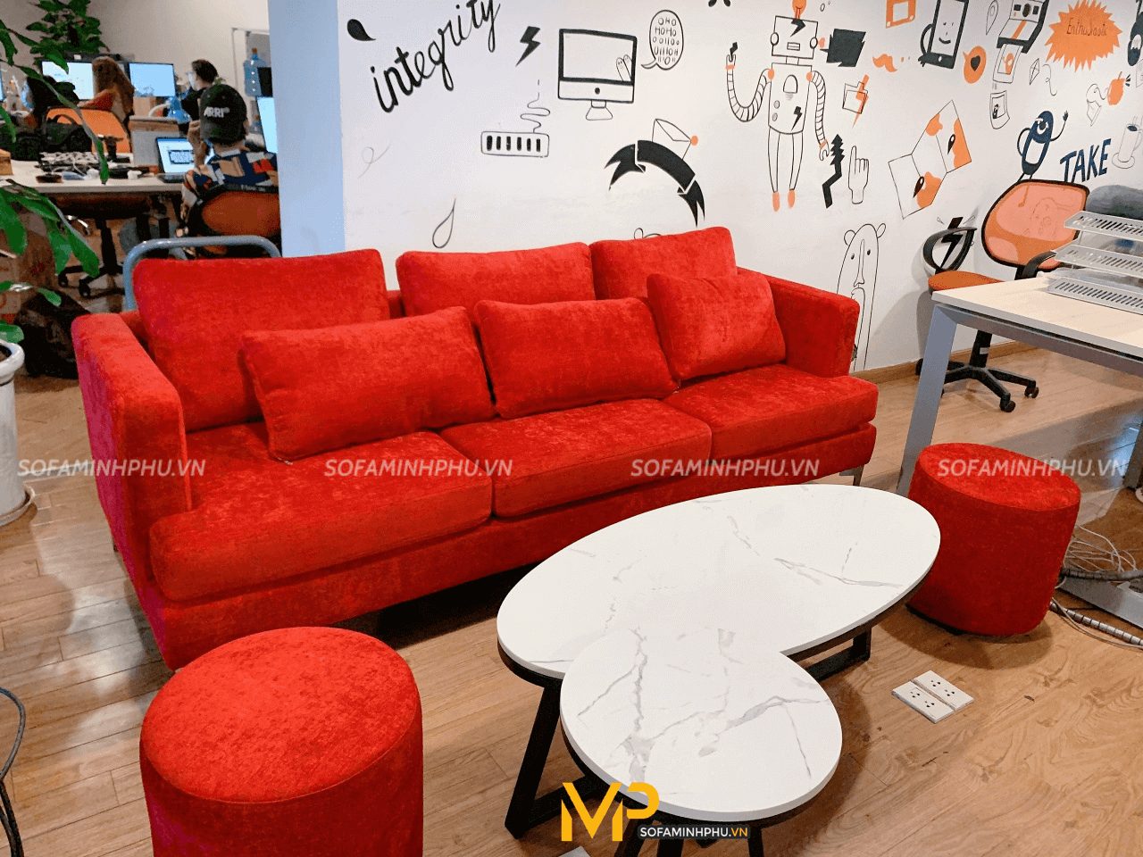 Sofa văng nỉ đỏ rực rỡ