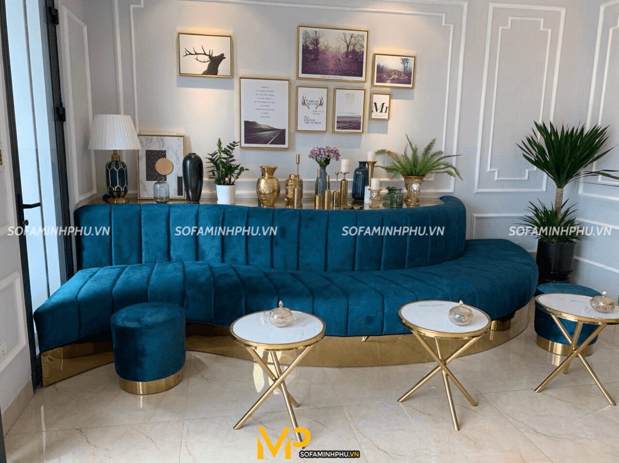 Ghế sofa văng dài bàn giao cho khách