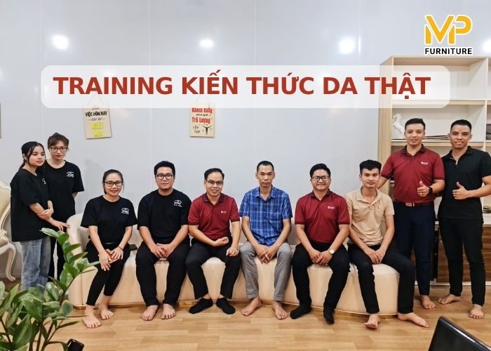 Buổi training về kiến thức da thật tại Sofa Minh Phú