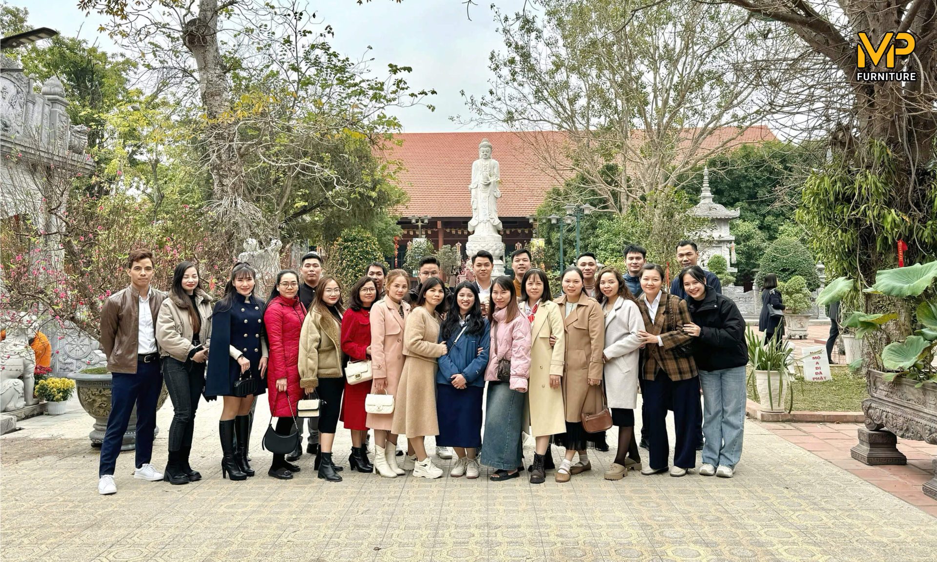 Du xuân đầu năm