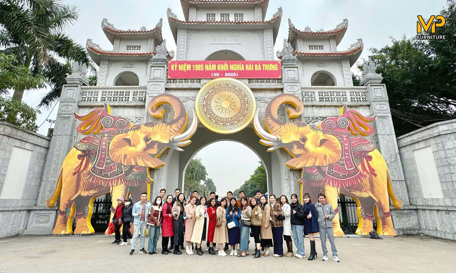 Du xuân đầu năm