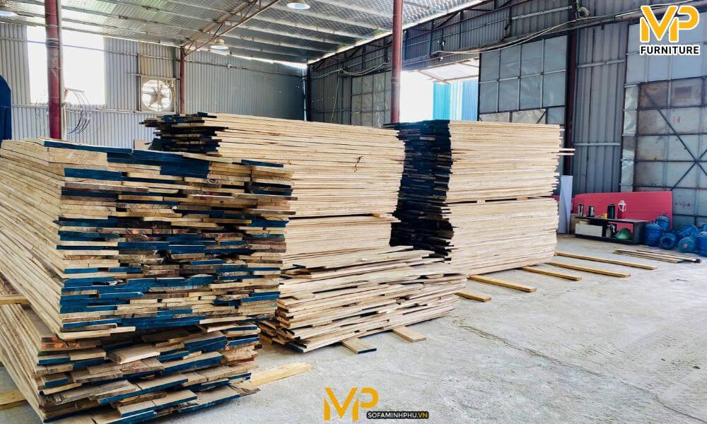 Chất liệu gỗ bàn ăn đẹp 