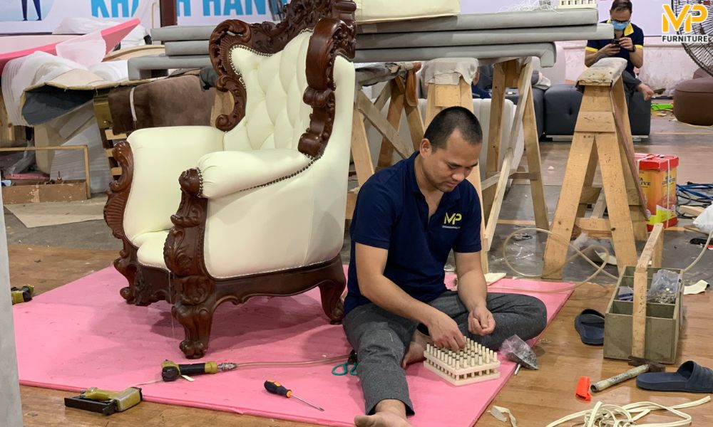 Giá thành bọc lại ghế da