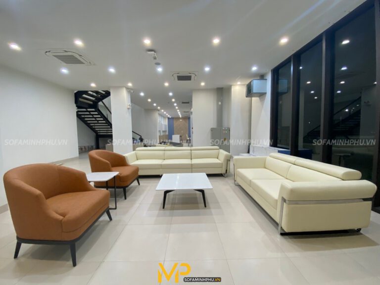 Bàn giao bộ bàn ghế sofa da cho căn hộ Penhouse Ecopark