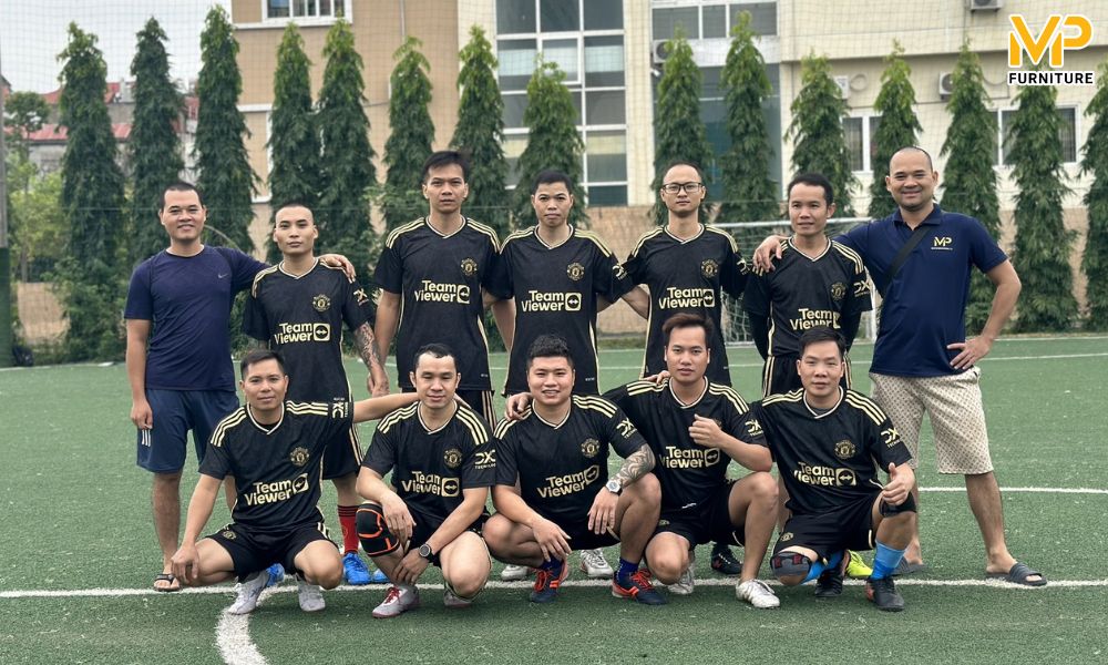 Đội thi đấu bóng đá