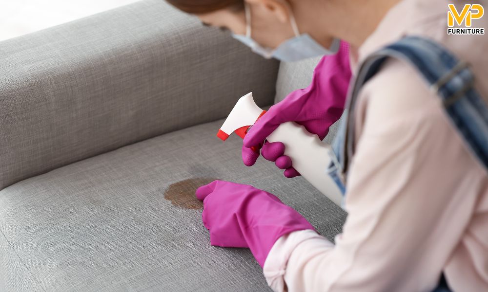 Khử mùi hôi trên ghế sofa
