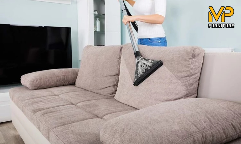Làm sạch vết bẩn trên sofa nỉ