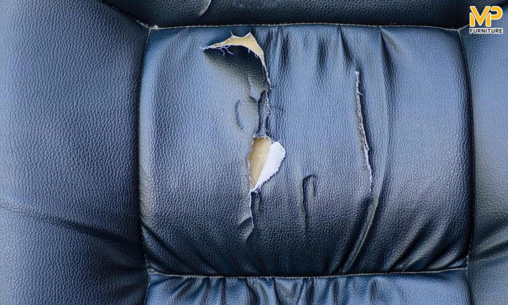 Che sofa bị rách 