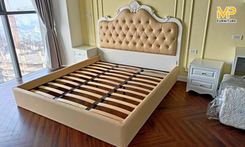 Sofa Minh Phú bàn giao giường ngủ cho khách hàng