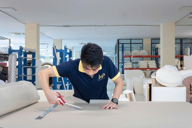 cắt may vải sofa