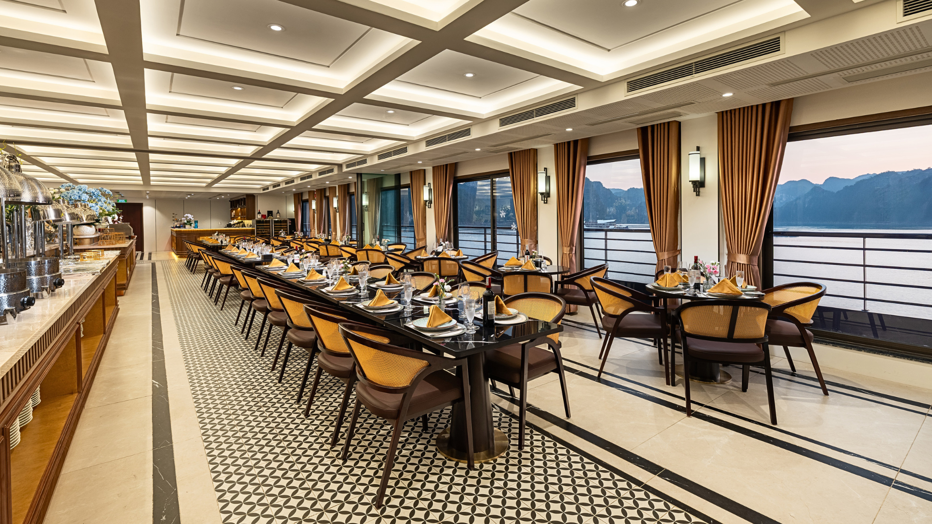 nội thất du thuyền diana cruises